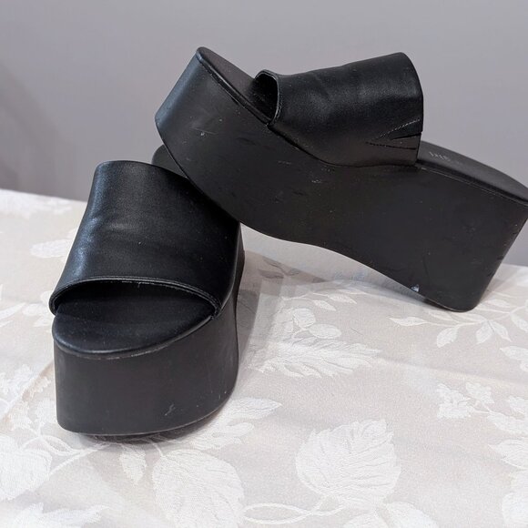 Madden Girl Crest Wedge Platform Heels Womens 7.5 Black Open Toe 3.5” 90s Y2K - Picture 1 of 8